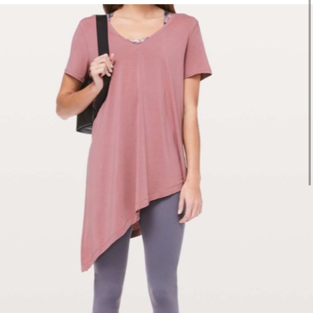 Lululemon Athletica To The Point Tee size 4 Quicksand Dusty Rose color